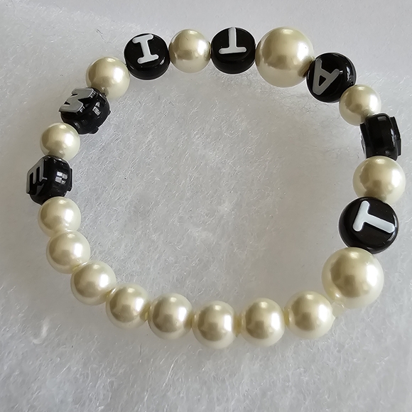 Handmade "Tea Time" bracelet beaded pearl pearlcore word gossip - Picture 4 of 13